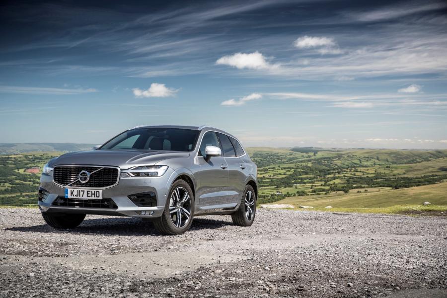  Volvo XC60 D5 R-Deisgn 2017 года  (UK) (фото 9 из 82)